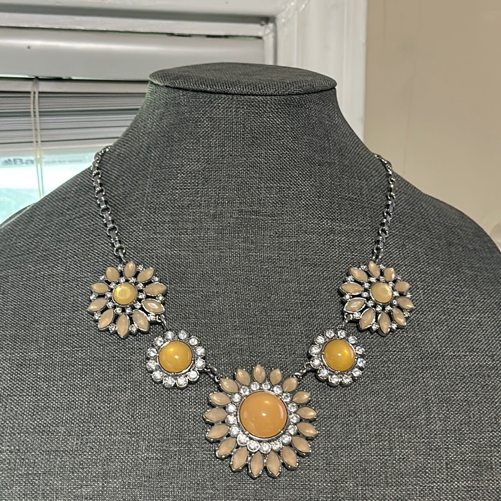 Lia Sophia Statement Necklace - Picture 1 of 2